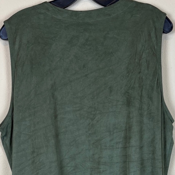 Faith and Joy Green Faux Suede Sleeveless Open Front Cardigan with Fringe Hem - Picture 10 of 16